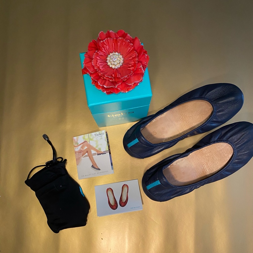 Tieks nearly new Navy size 8